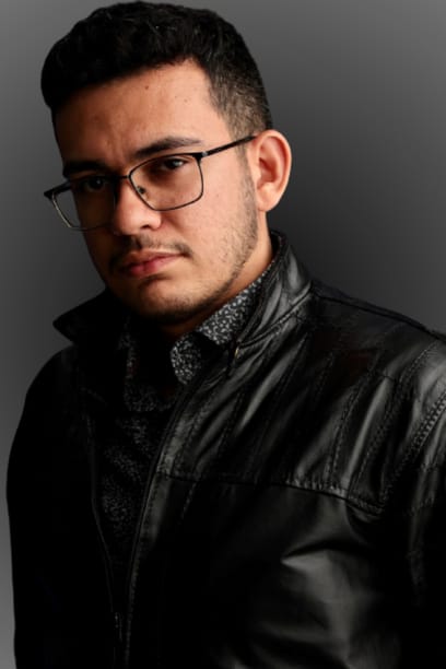 Retrato profissional do MSc. Luiz Sousa